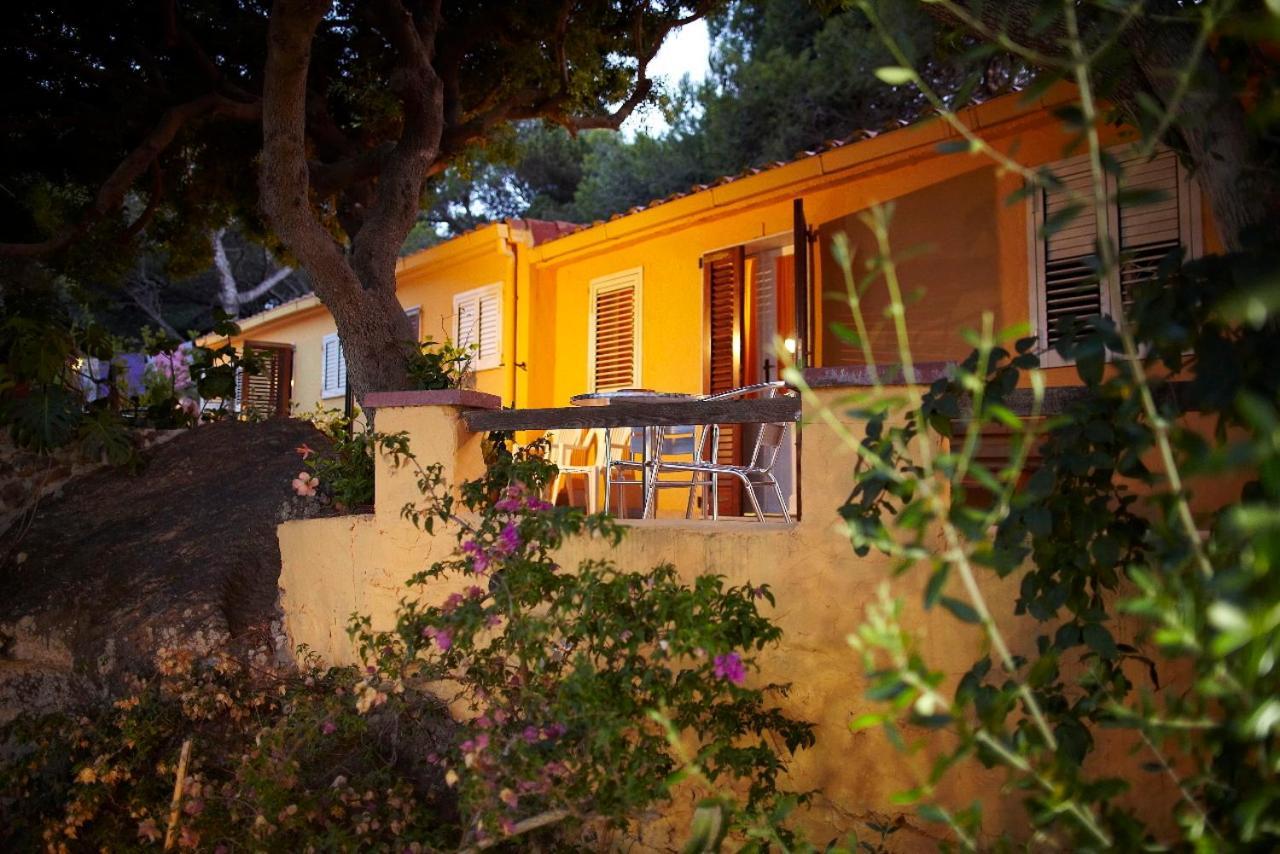 Hotel Paola Carloforte  Exterior photo